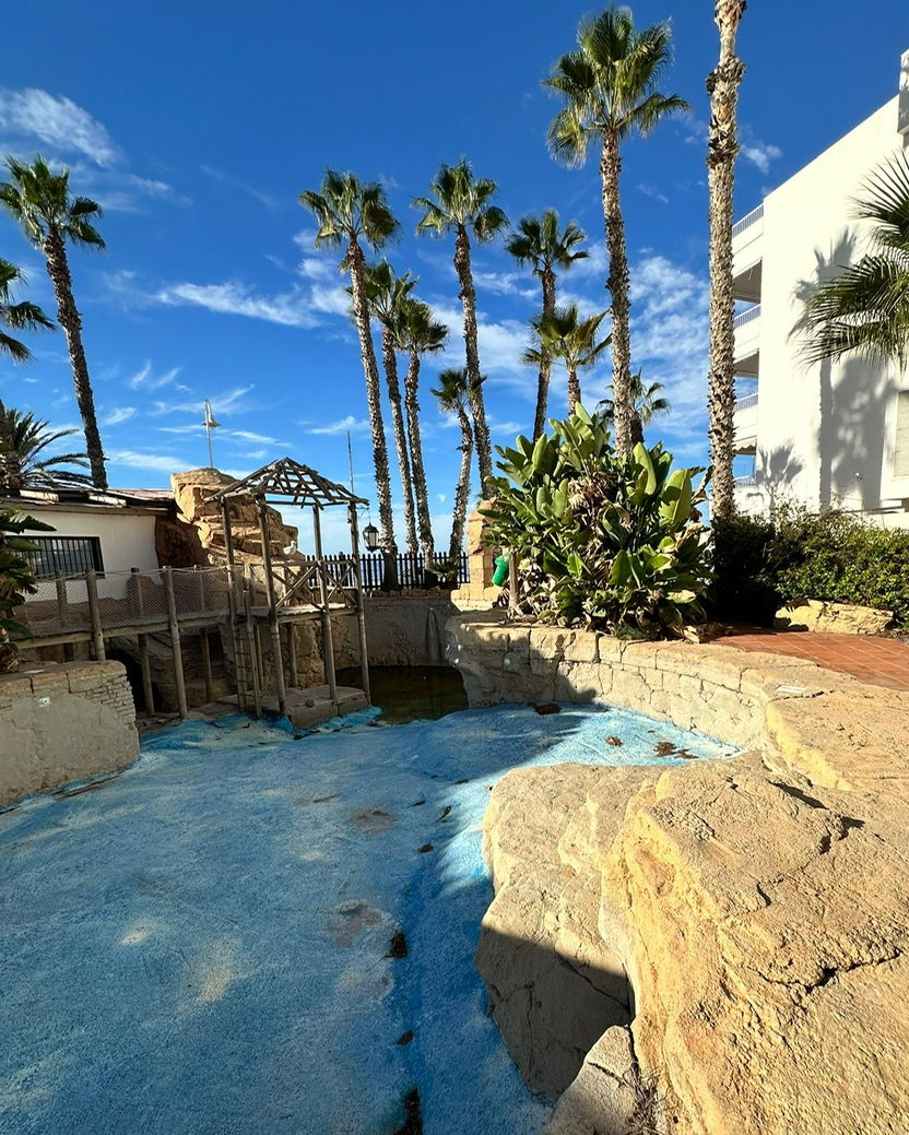 Convergencia Andaluza propone cubrir y climatizar la piscina de la que fue Estación Náutica en La Herradura para darle uso terapéutico y deportivo